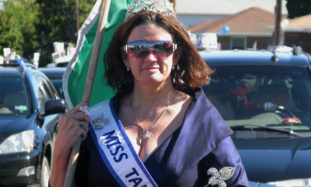 2010 Worcester Columbus Day Parade - Ms. Tall Boston 2010 - Susan Flynn
